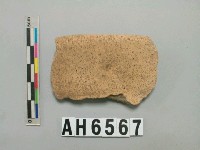 藏品(淺褐色夾砂陶口緣)的圖片